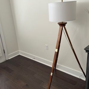 Floor lamp